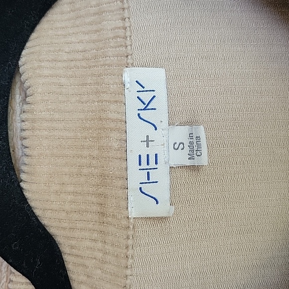 She + Sky Size Small Beige/Tan Corduroy Jacket with Pleated Long Sleeves - Picture 3 of 7